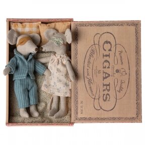Mice Mum and Dad in cigarbox